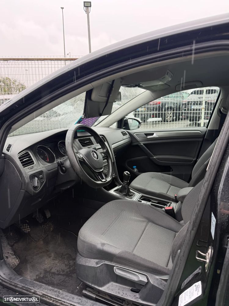 VW Golf 1.6 TDi Trendline BlueMotion - 5