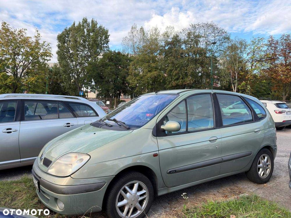 Renault Scenic - 1