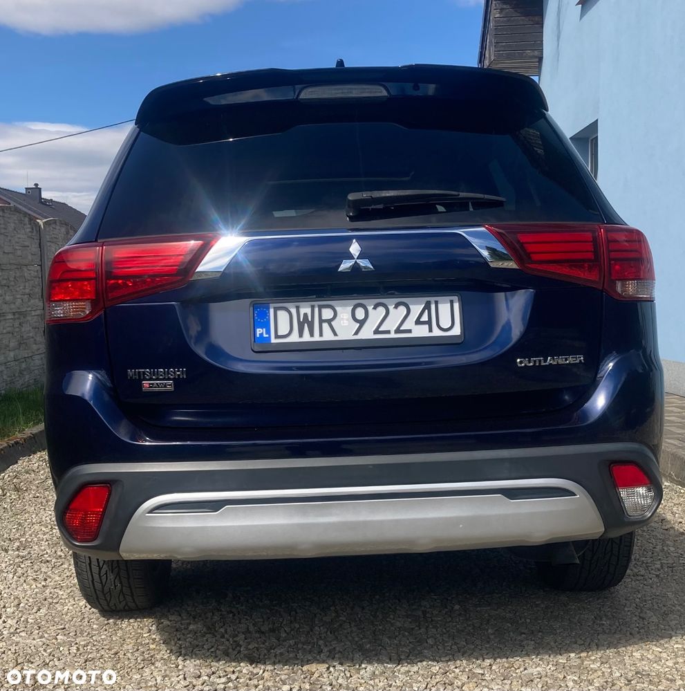 Mitsubishi Outlander - 6