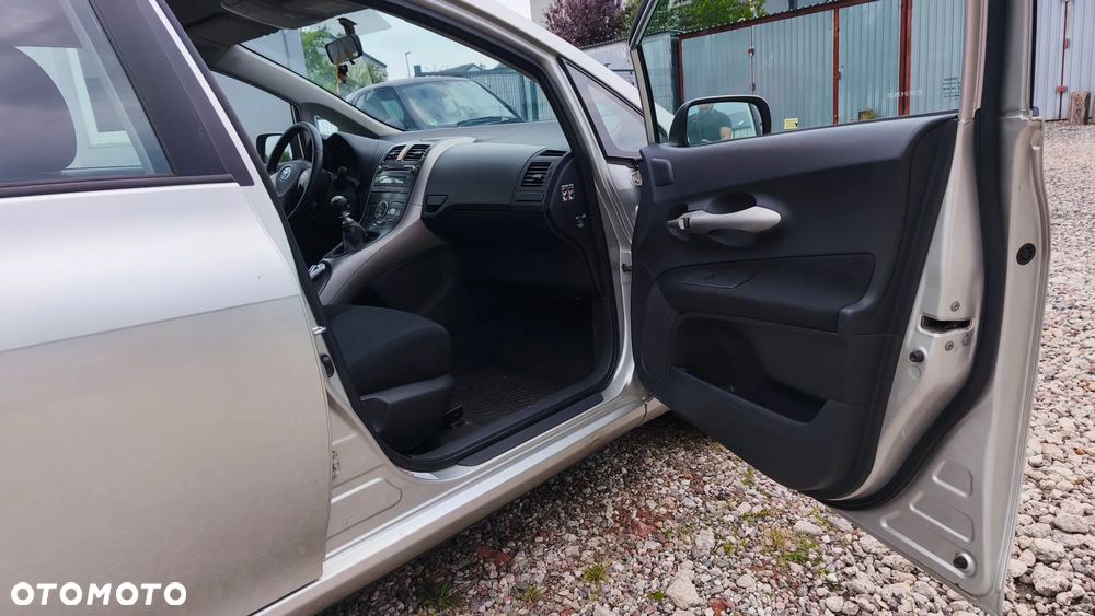 Toyota Auris 2.0 D-4D Luna - 21
