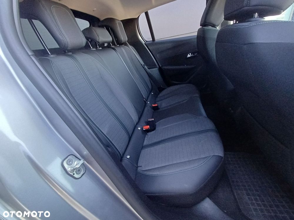 Peugeot 208 1.2 PureTech Allure S&S EAT8 - 36