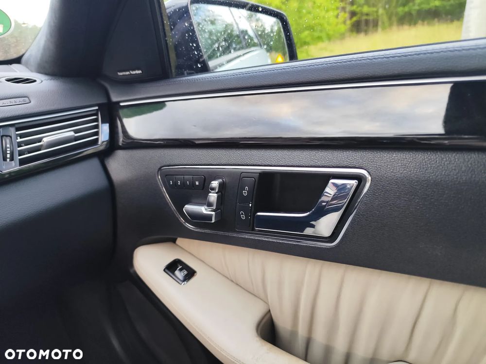 Mercedes-Benz Klasa E 500 4-Matic Avantgarde - 30