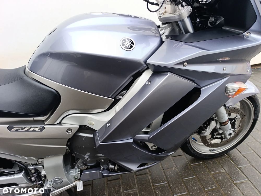 Yamaha FJR - 29
