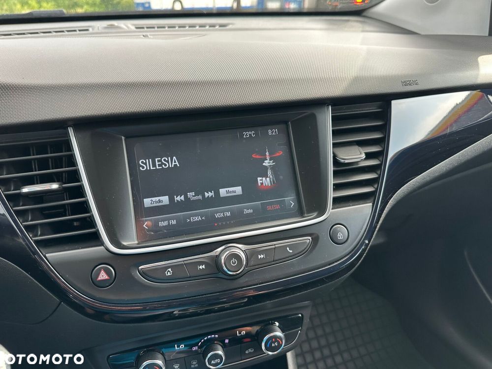 Opel Crossland X 1.2 T Design Line S&S - 18