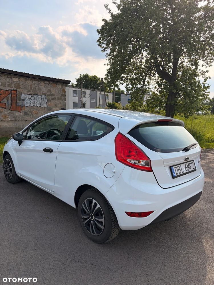 Ford Fiesta 1.25 Ambiente EU5 - 4