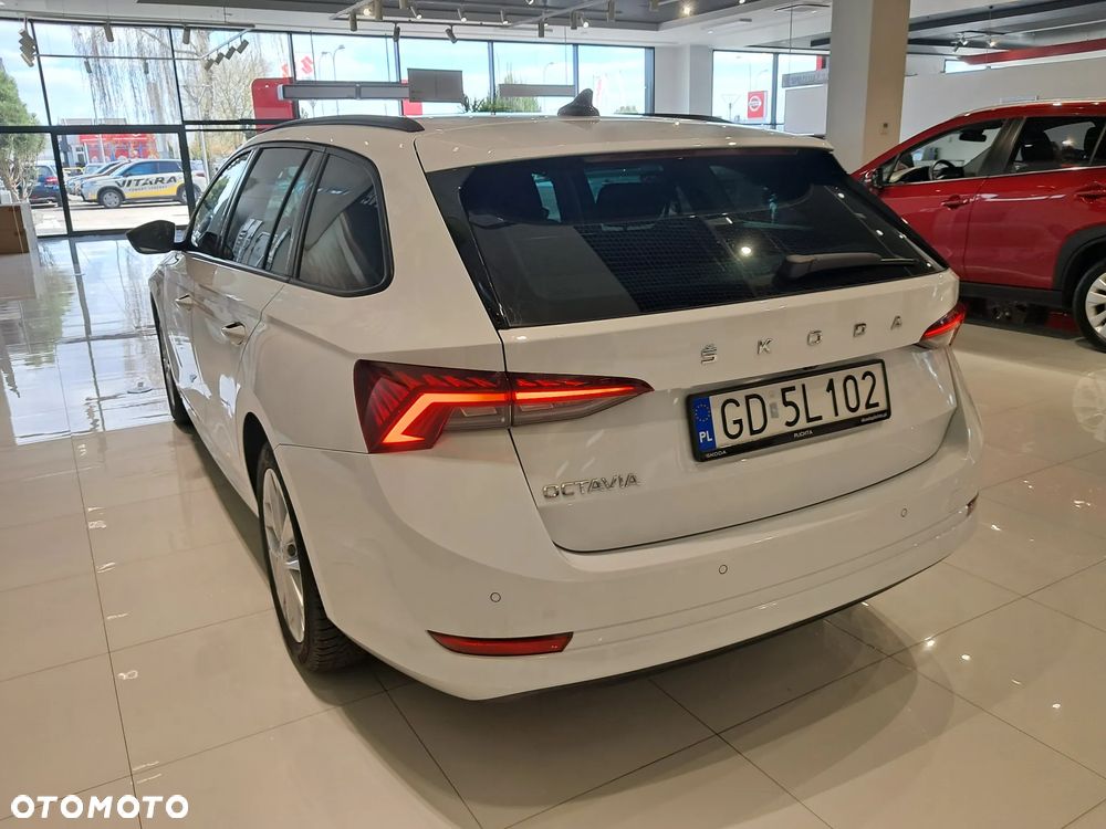Skoda Octavia 2.0 TDI Style DSG - 5