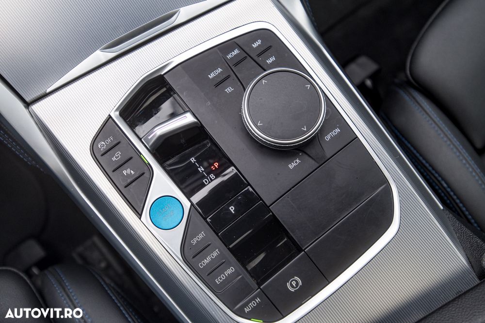 BMW i4 eDrive40 - 23