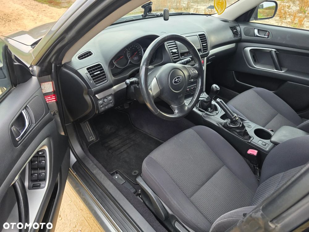 Subaru Legacy - 12