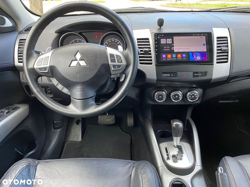 Mitsubishi Outlander 2.0 Intense + 2WD EU5 CVT - 12