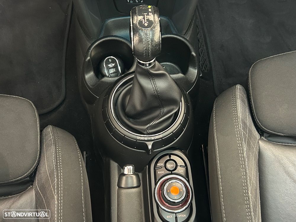 MINI 5 Portas Cooper Aut. - 12