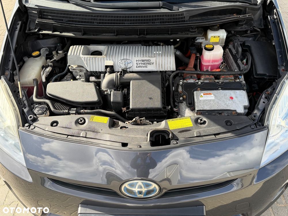 Toyota Prius 1.8 HSD Prestige - 32