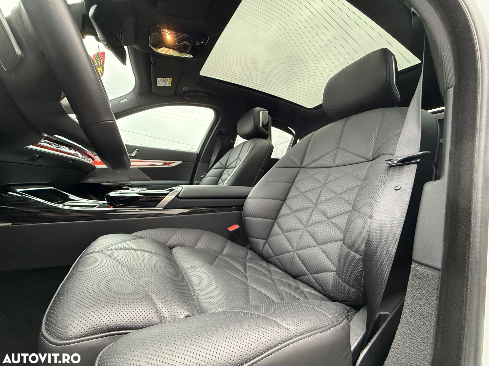 BMW Seria 7 740d xDrive MHEV - 12