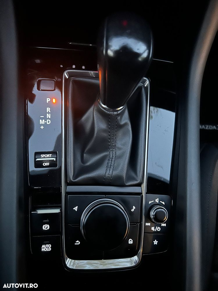 Mazda 3 e-Skyactiv G122 AT MHEV Plus - 23