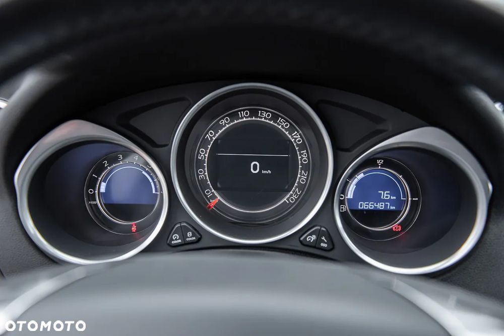 Citroën DS4 BlueHDi 120 Urban Show - 19