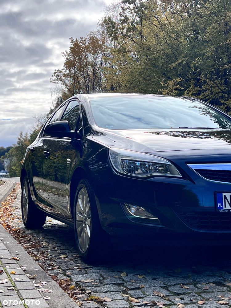 Opel Astra 2012 photo 5