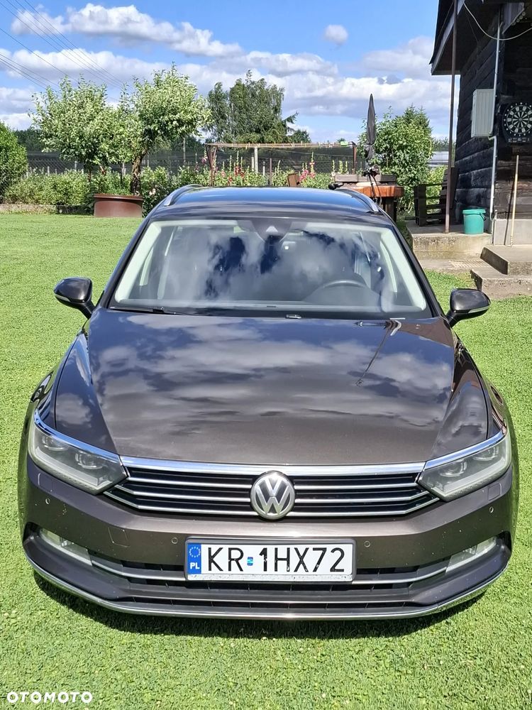 Volkswagen Passat - 1