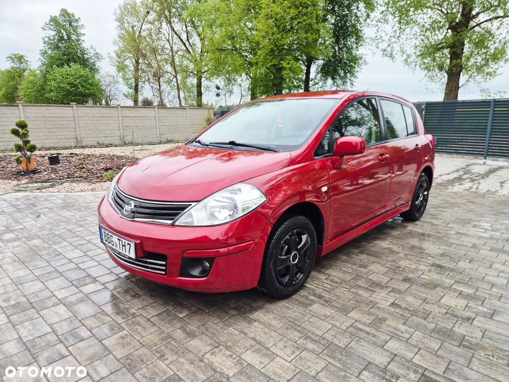 Nissan Tiida - 1