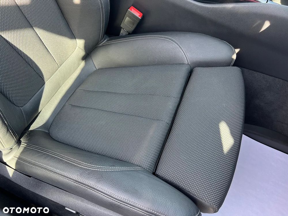 BMW Seria 5 520d Sport Line - 29