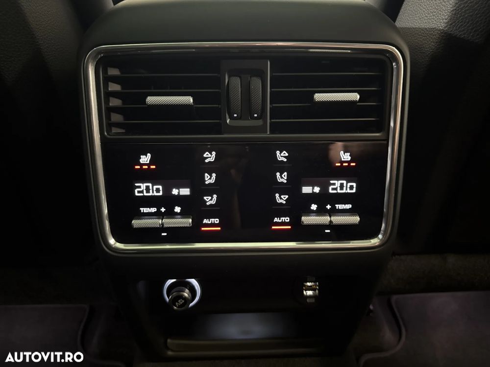 Porsche Cayenne Turbo - 26