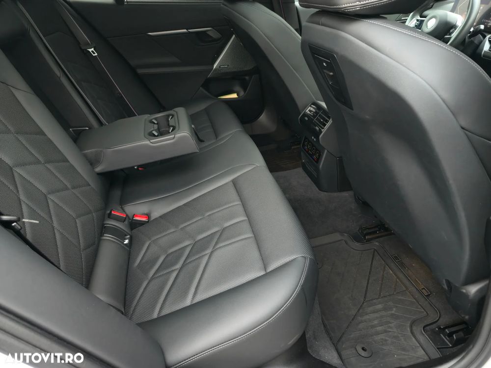 BMW Seria 5 520i Aut. M Sport Edition - 34