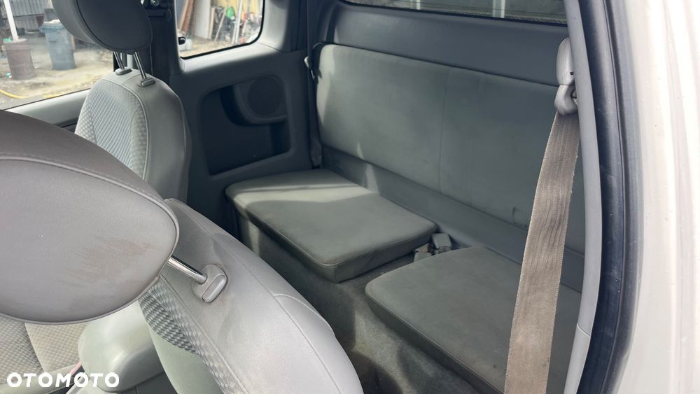 Toyota Hilux - 15