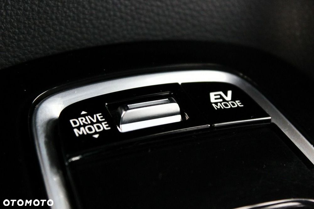 Toyota Corolla 1.8 Hybrid Comfort - 28