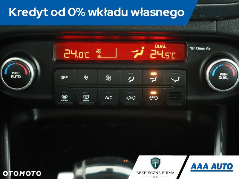 Kia Carens - 13