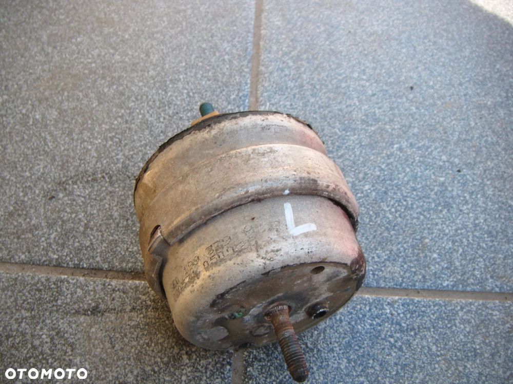 audi a4 b6  2.0b poduszka silnika lewa 8e0199379a - 1