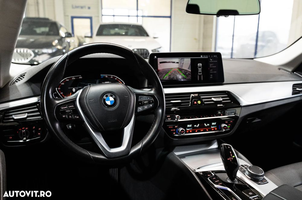 BMW Seria 5 520d Aut. Luxury Line - 30