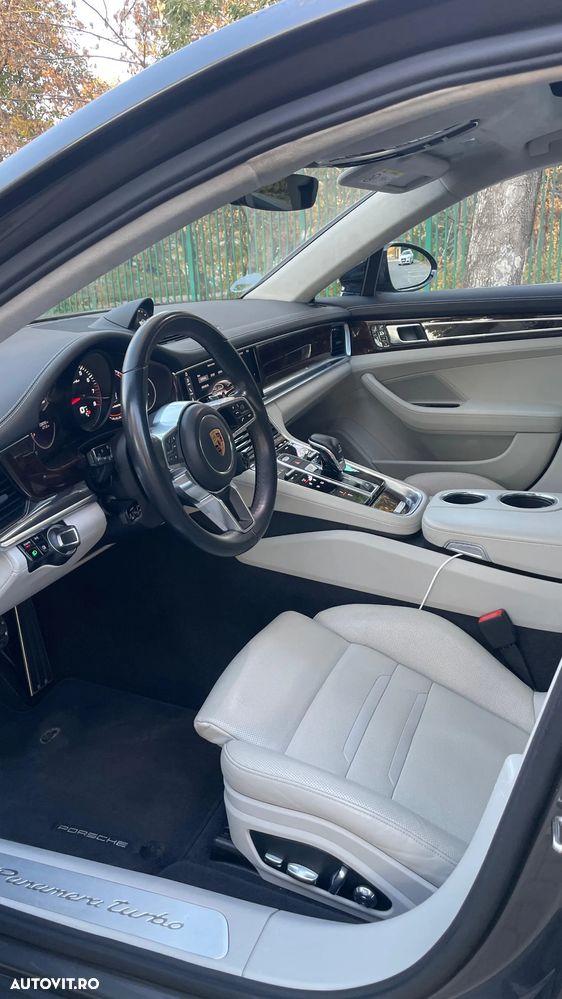 Porsche Panamera Turbo Executive - 4