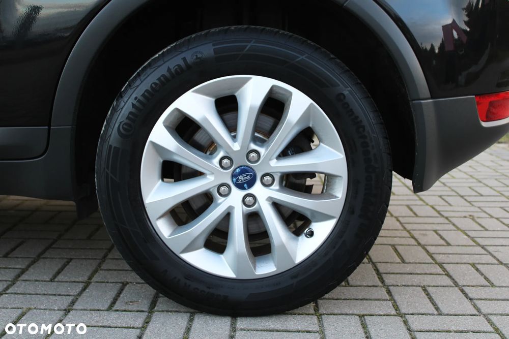 Ford Kuga 2.0 TDCi 2x4 Titanium - 36