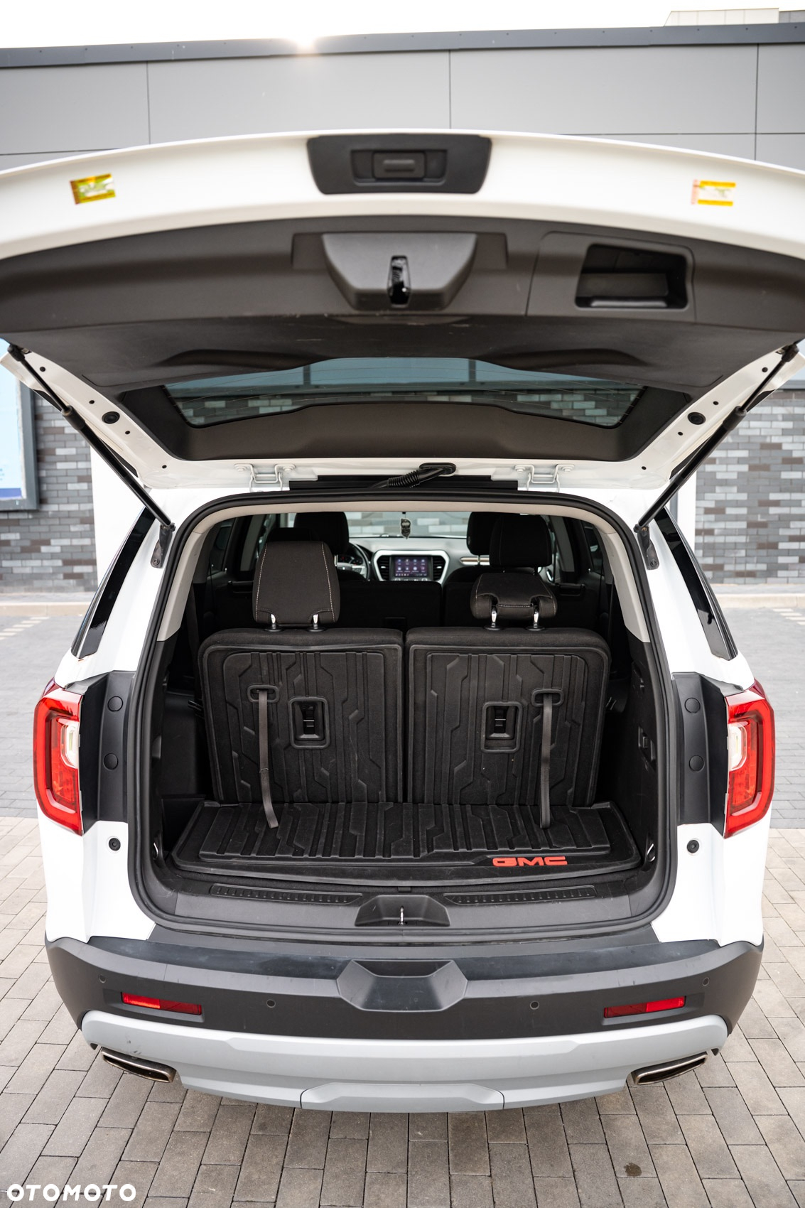 GMC Acadia - 18