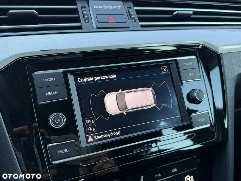 Volkswagen Passat - 20