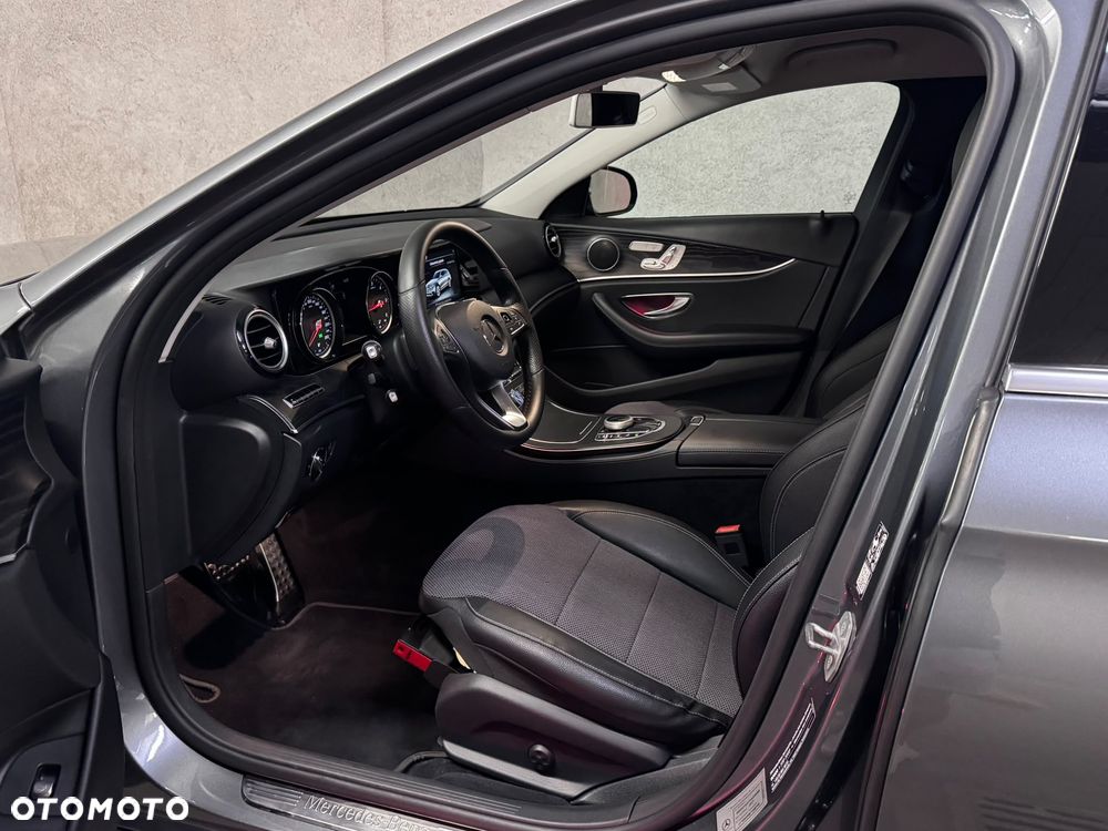 Mercedes-Benz Klasa E 220 d 4-Matic All-Terrain - 13