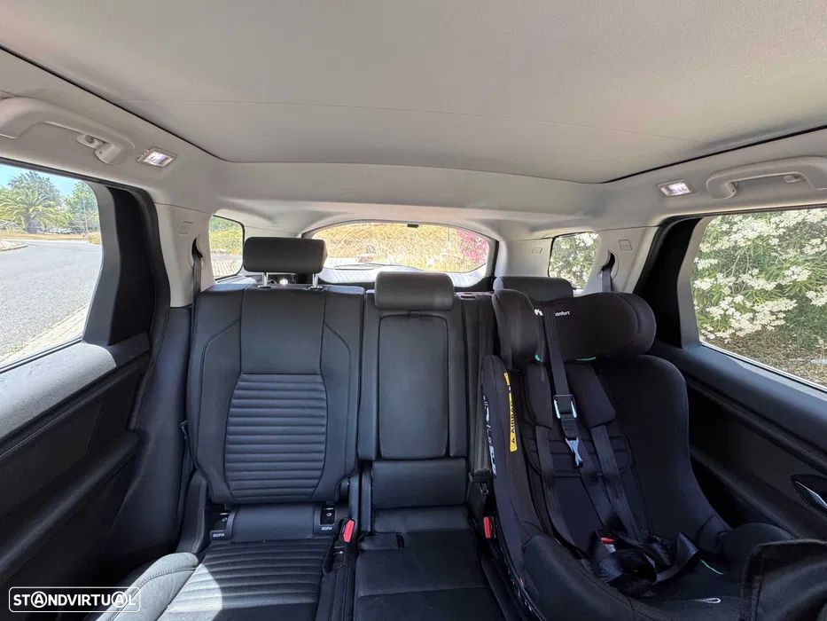 Land Rover Discovery Sport - 8