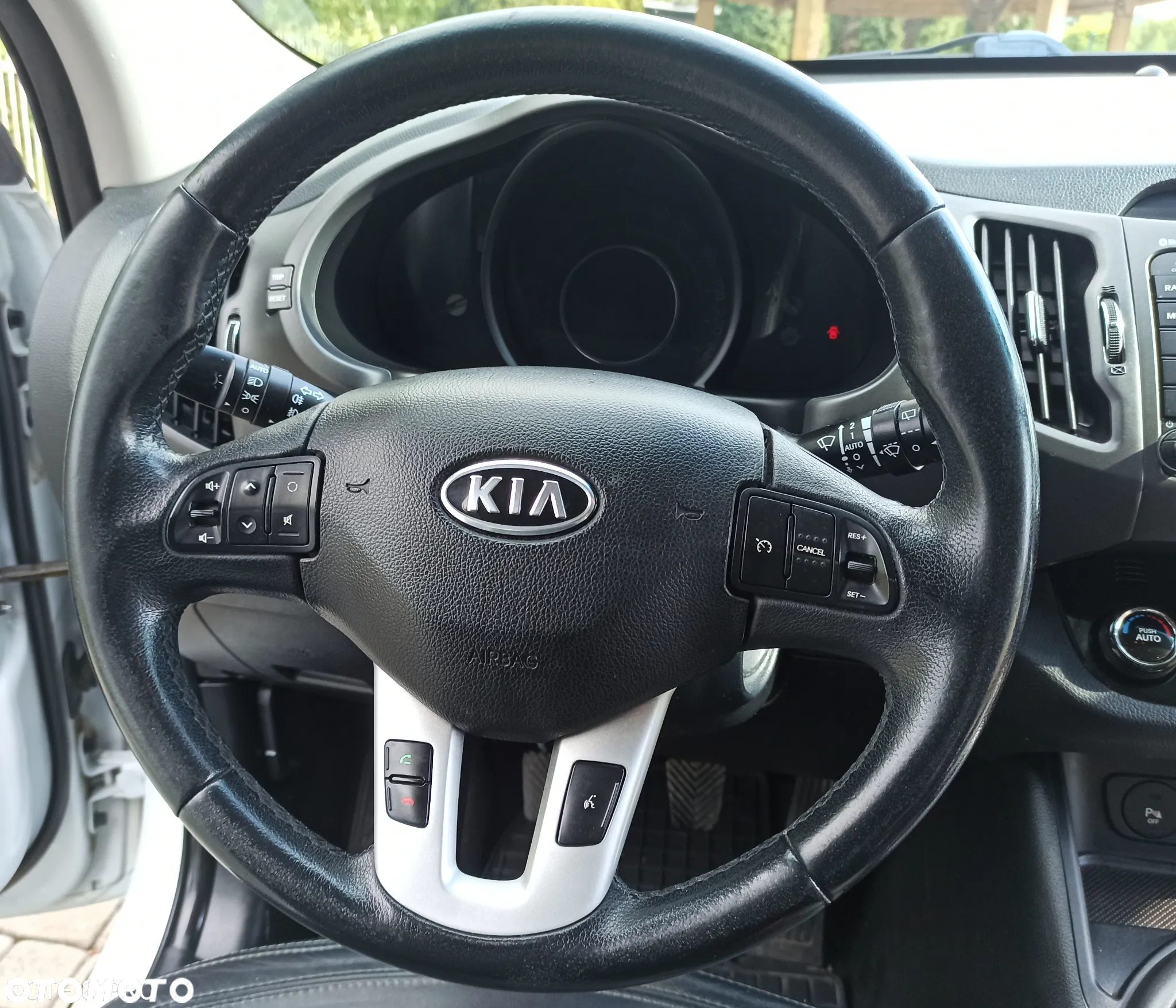 Kia Sportage 2.0 L - 16