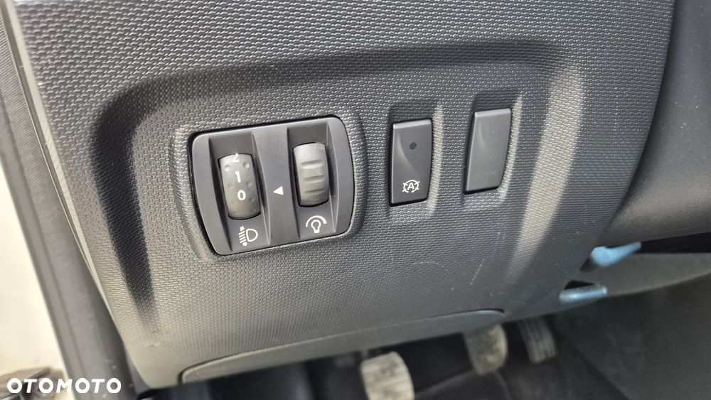 Renault Captur (ENERGY) TCe 90 BOSE EDITION - 17