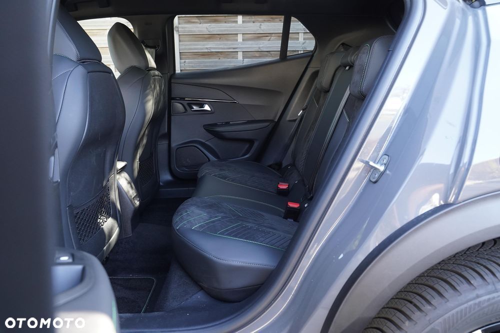 Peugeot 2008 PureTech mHEV GT Exclusive e-DCS6 - 11