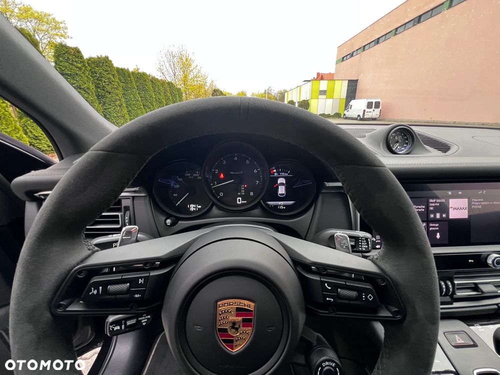 Porsche Macan T - 28