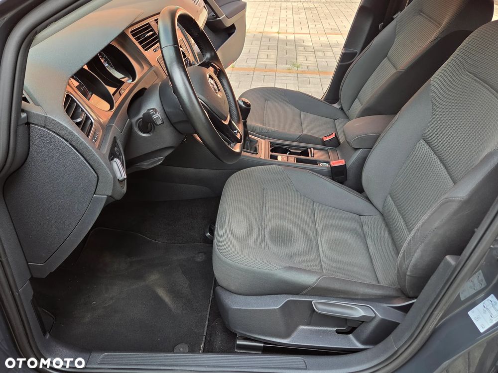 Volkswagen Golf 1.6 TDI BlueMotion Technology Cup - 27