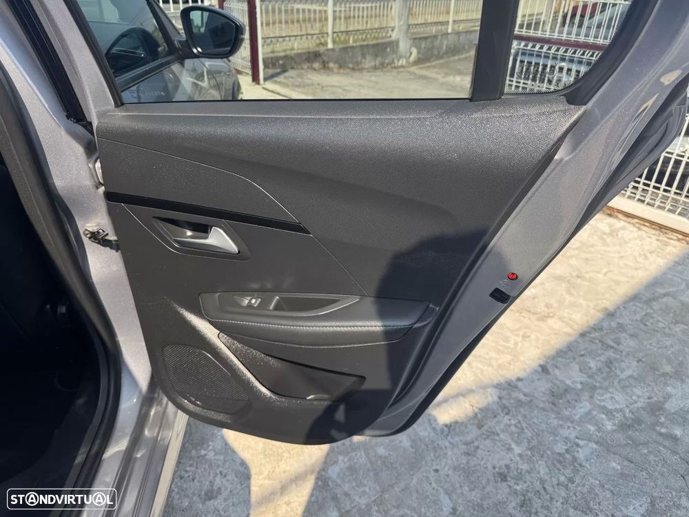 Peugeot e-208 50 kWh Allure - 26