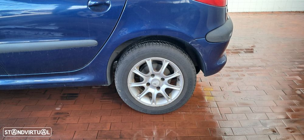 Peugeot 206 1.1 Color Line - 11