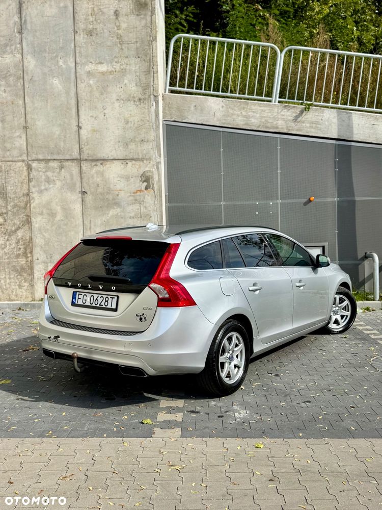 Volvo V60 D4 Geartronic Momentum - 9