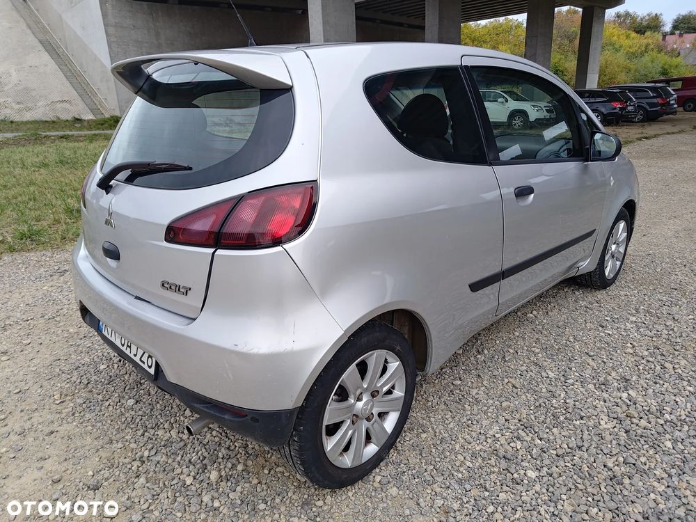 Mitsubishi Colt 2010 photo 5