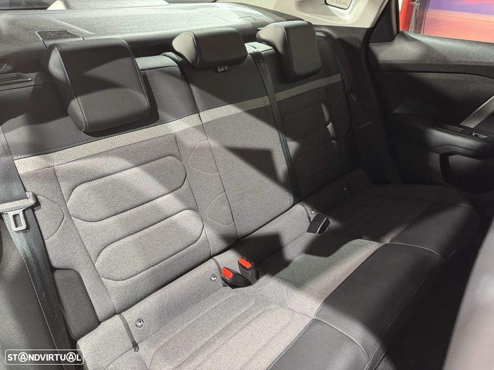 Citroën C4 X 1.2 PureTech Plus EAT8 - 18