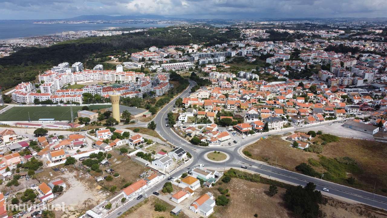 Oportunidade Única: Terreno de 11.700 m², localização central na Charn - Grande imagem: 3/28