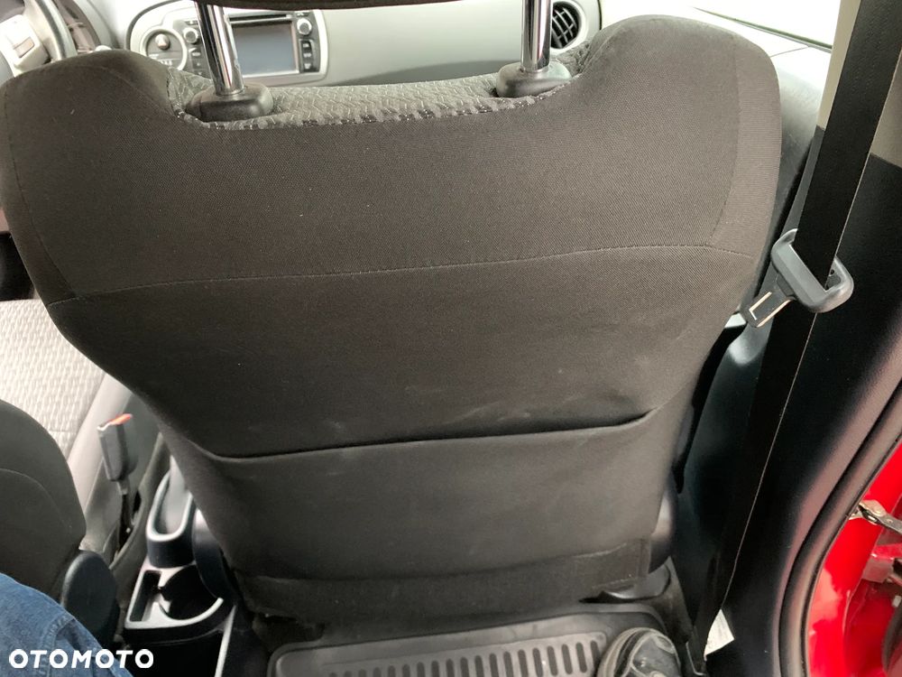 Toyota Yaris 1.33 Premium - 18