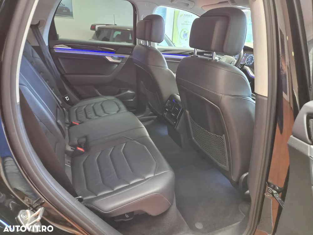 Volkswagen Touareg V6 TDI 4MOTION Elegance - 18