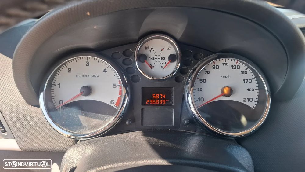 Peugeot 207 - 6