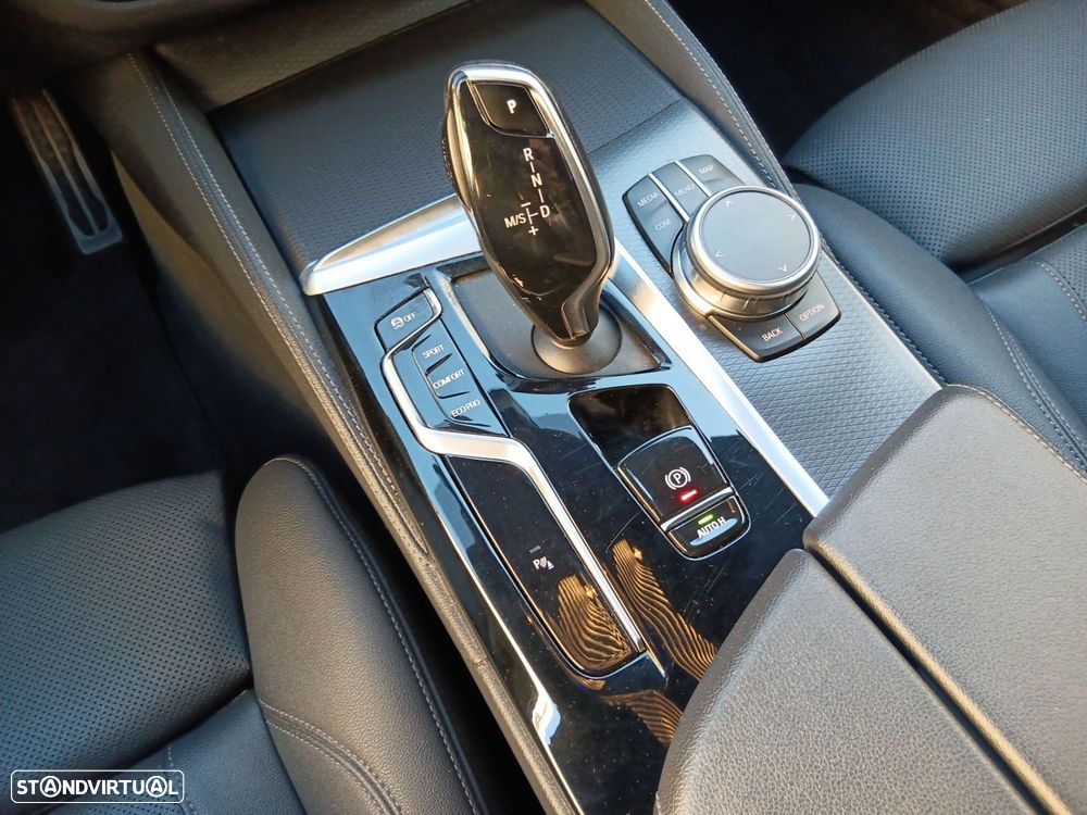 BMW 520 d Pack Desportivo M Auto - 16